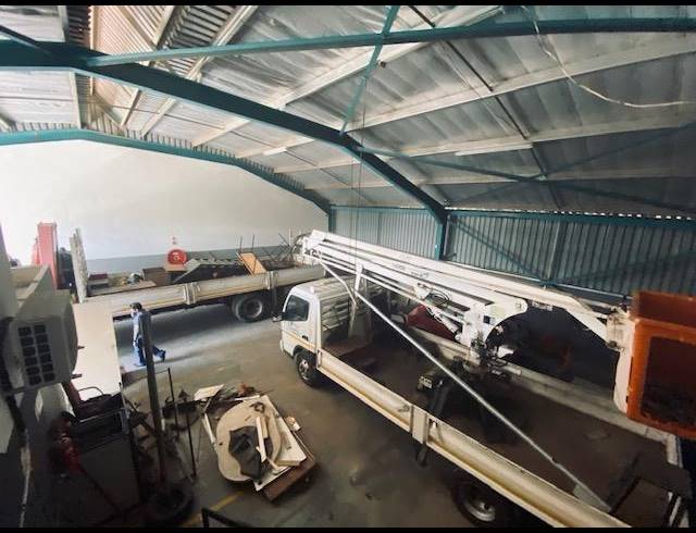 214M² WAREHOUSE TO LET IN BRIARDENE